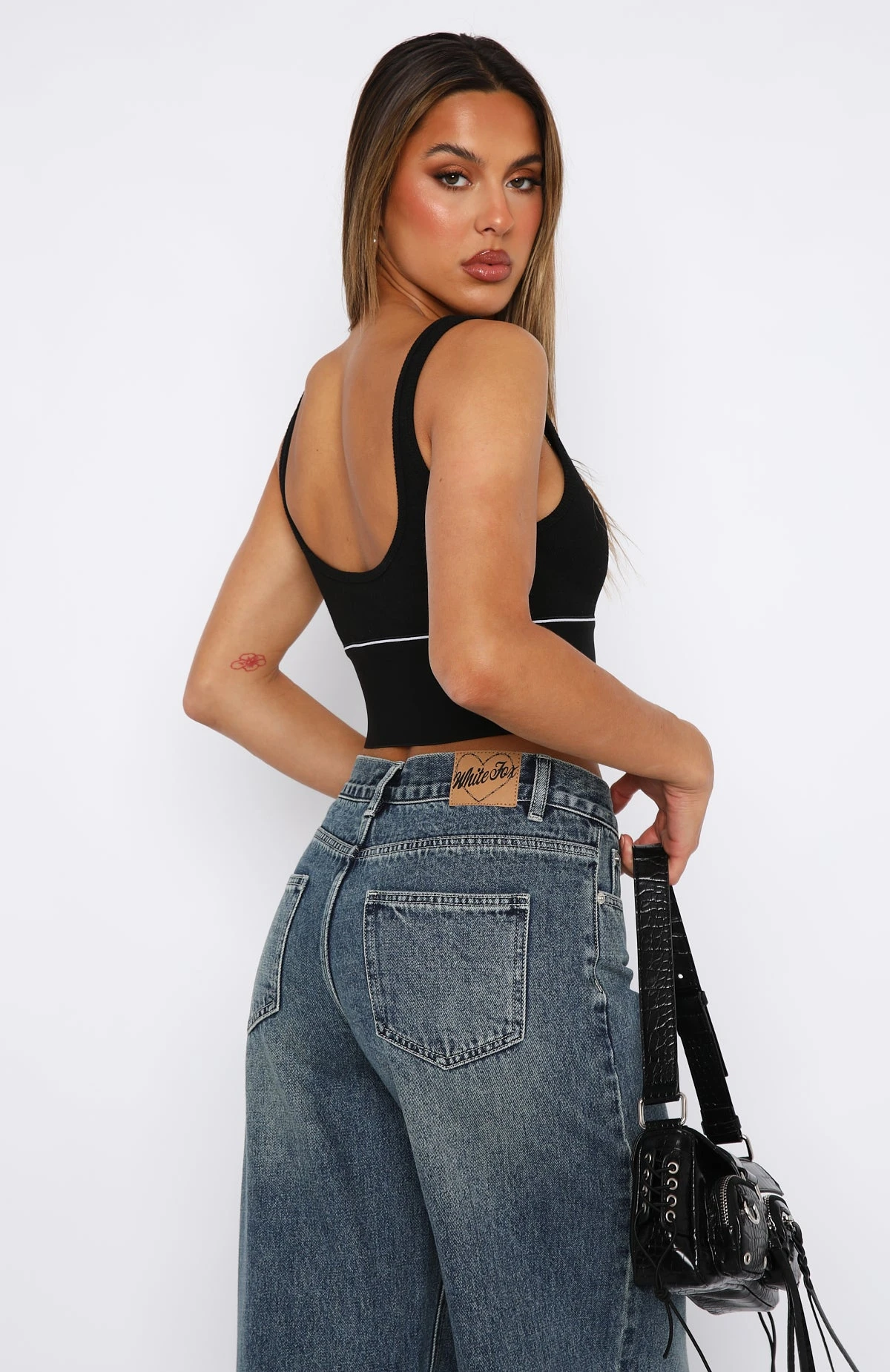 Blending In Crop Black - Image 4