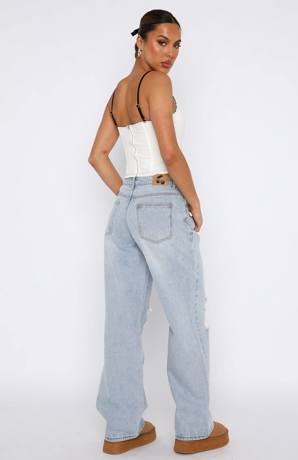 Make It Out Low Rise Wide Leg Jeans Mid Blue - Image 4
