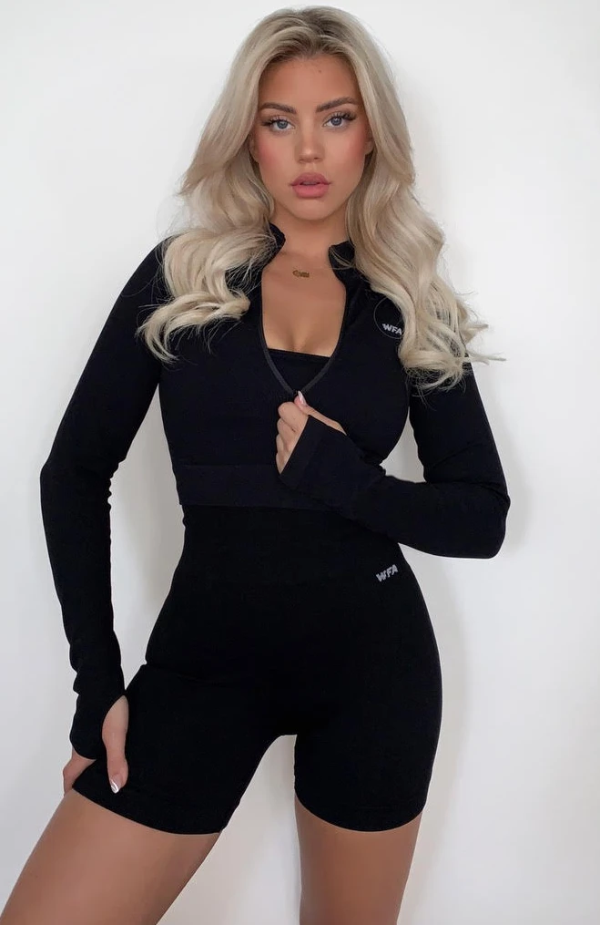 Seamless Long Sleeve Sports Crop Black - Image 10